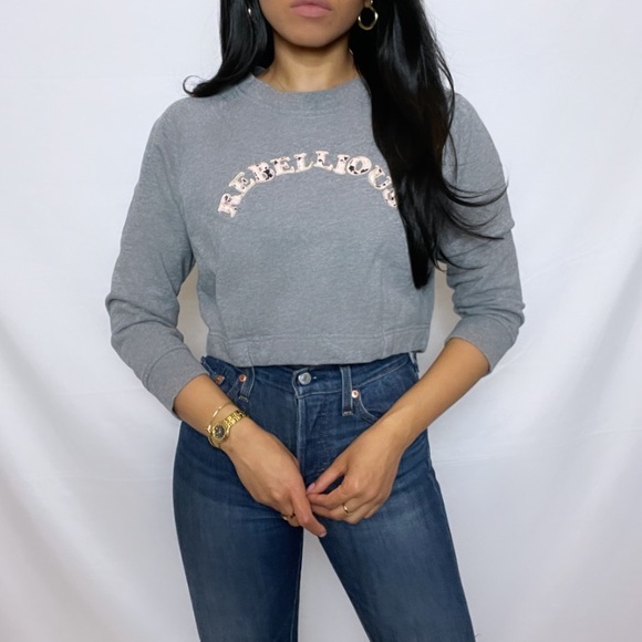 Sunday Best | Grey "Rebellious" Cropped Sweatshirt - Picture 10 of 12